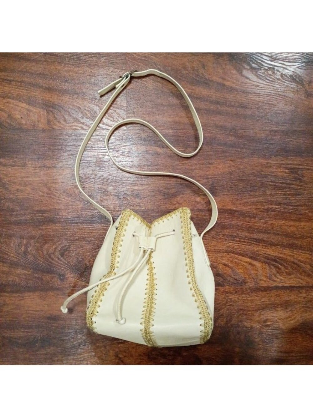 Nine West Vintage White Leather Drawstring Handbag With Braided Gold Stitching - Picture 11 of 16